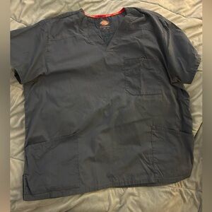 Men’s Scrub Dickies top for Men, Multi-Pocket V-Neck Gray 3XL.  great condition
